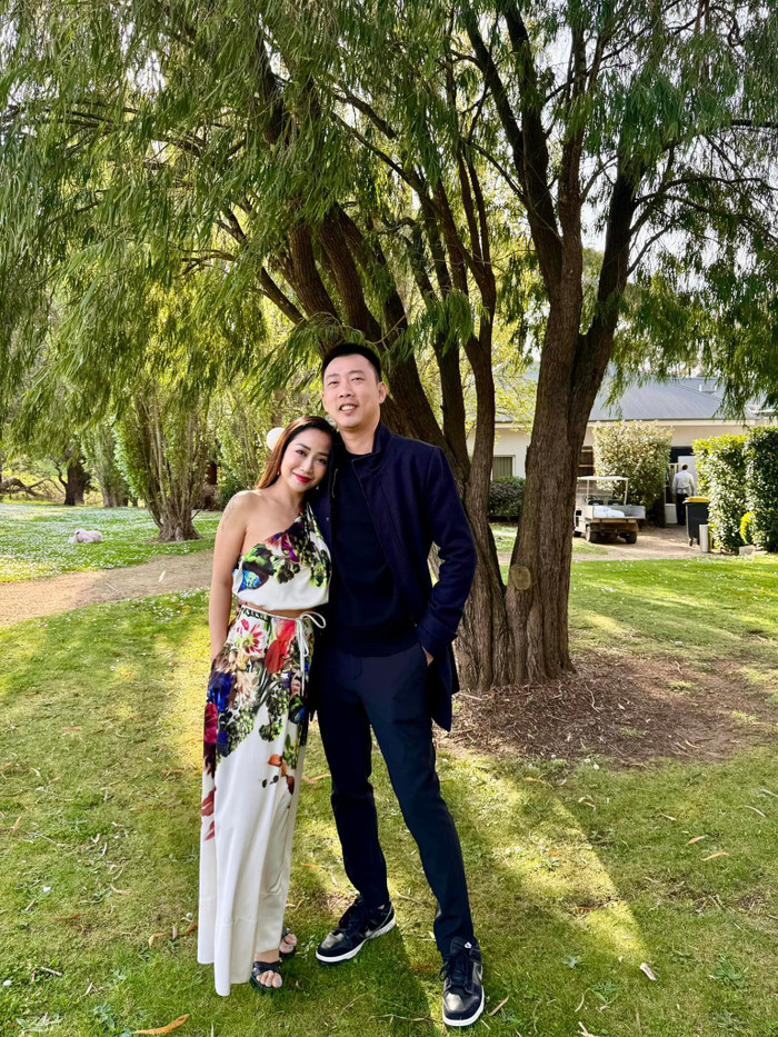 Vợ chồng nhà Ốc Thanh Vân được khán giả nhận xét cực xứng đôi. Ảnh: FBNV