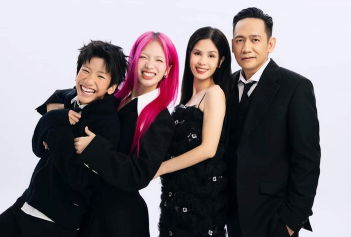 Tổ ấm hạnh phúc của Duy Mạnh bên cạnh vợ và hai con sau hơn 20 năm chung sống.