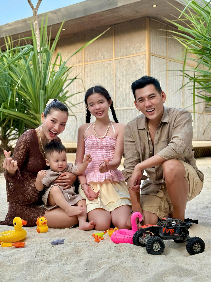 Tổ ấm nhỏ hạnh phúc của Lý Bình - Phương Trinh Jolie. Ảnh: FBNV