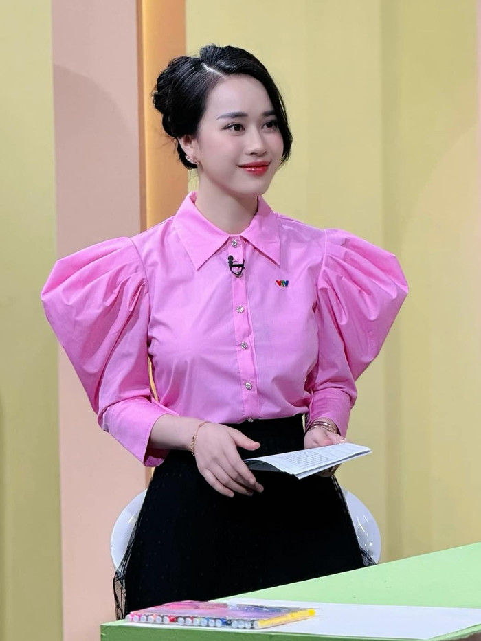 MC Ngô Mai Phương chủ động đi làm từ sớm sau khi sinh con. Ảnh: FBNV