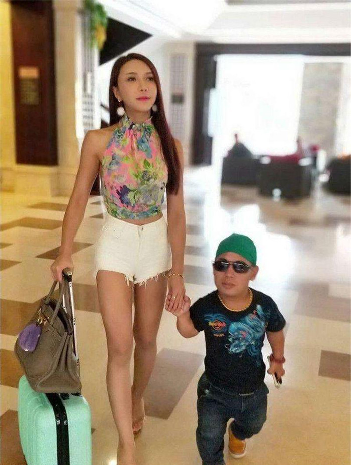 Tuy nhiên họ đã ly hôn sau một thời gian ngắn bên nhau.