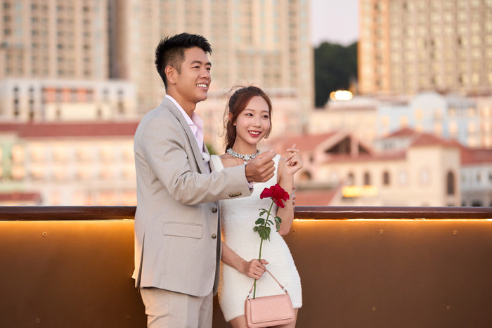 Michael Trương thừa nhận 'yêu từ cái nhìn' đầu tiên với Yuna. Sau đó, càng tìm hiểu, anh càng ấn tượng về cô gái này.