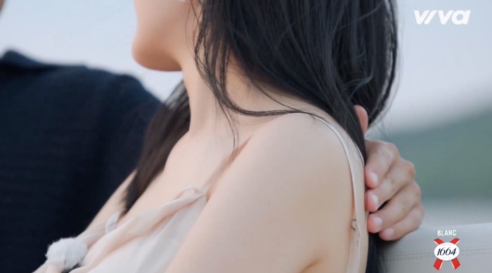 Trong những cuộc hẹn với Rayeon, Michael luôn nói những lời ngọt ngào. Còn những khi chứng kiến cô nàng thân mật với chàng trai khác khác, Micahel thể hiện sự ghen tương, khó chịu ra mặt.