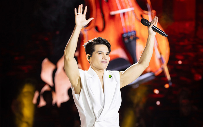 Quốc Thiên bật khóc trước 4000 khán giả ở Đà Lạt khi hát nhạc Sơn Tùng Ảnh 2