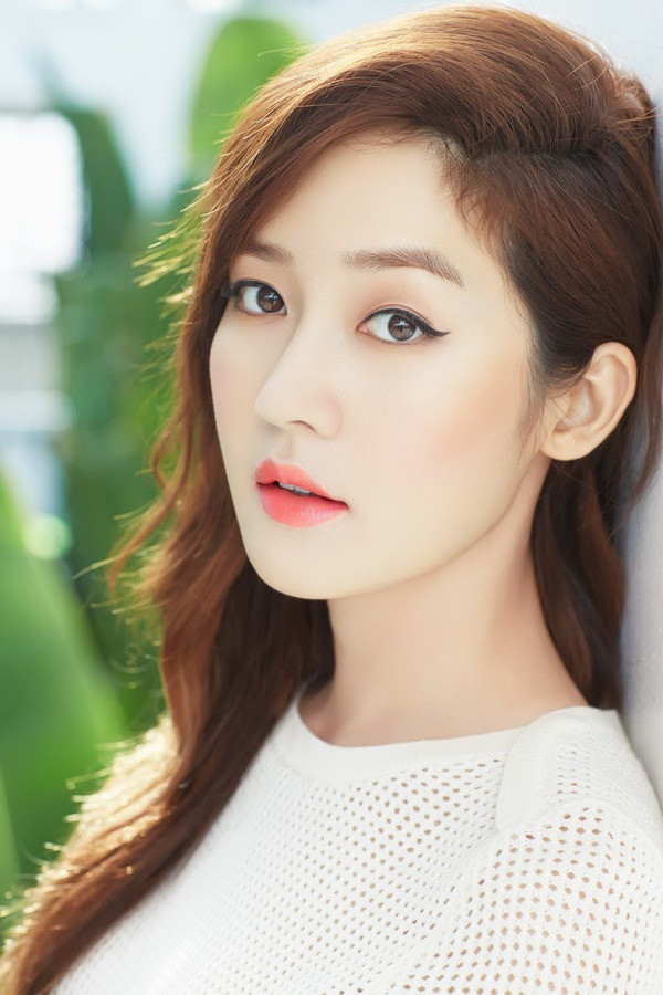 Nữ ca sĩ kiêm diễn viên Sung Yuri hiện ở ẩn từ đầu năm đến nay. Chồng cô đang đối diện mức án tù 7 năm.