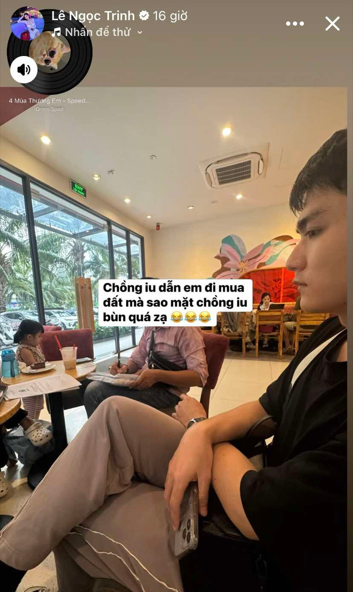 Ngọc Trinh khoe được chồng yêu dẫn đi mua đất.