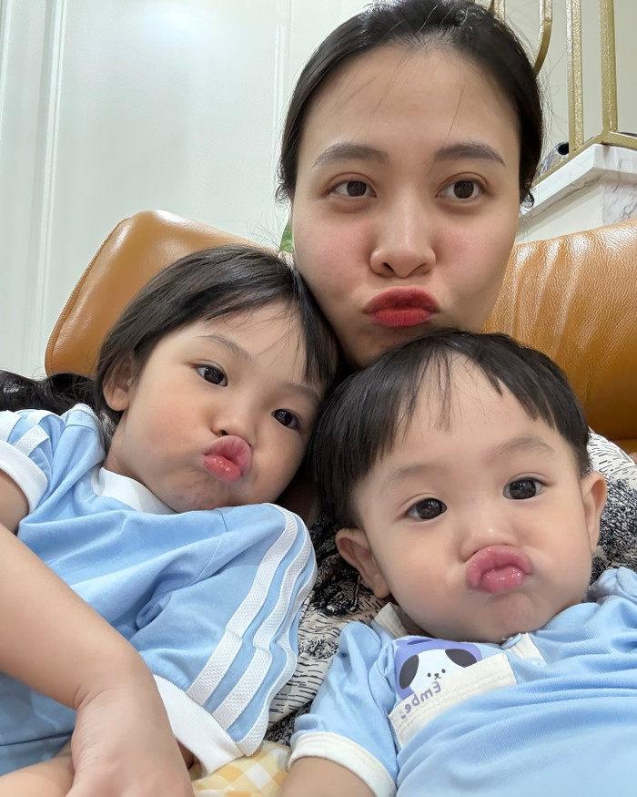 Sau khoảng 3 tháng 'ở ẩn', Đàm Thu Trang mở lại tài khoản mạng xã hội và thường xuyên cập nhật hình ảnh với 2 con.