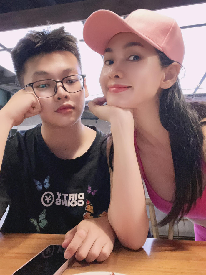 Anh Thư luôn tự hào, lộ rõ vẻ hạnh phúc khi nhắc đến con trai Tiểu Long. Ảnh: FBNV