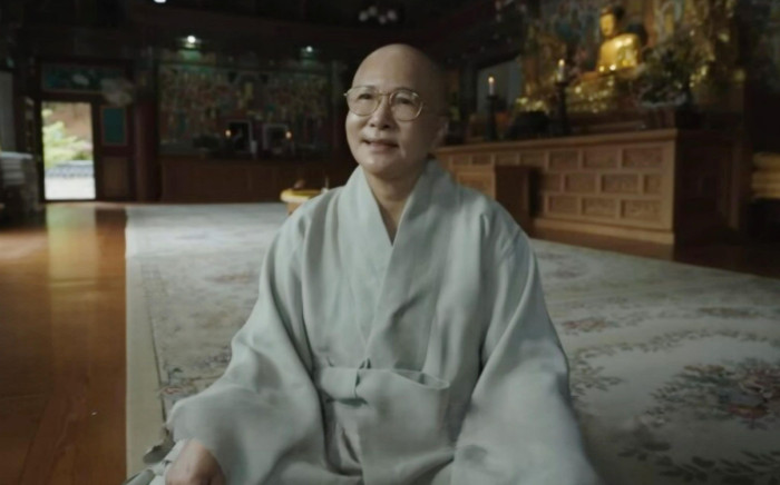 Nữ ca sĩ nổi tiếng một thời giờ giải nghệ đi tu: 'Tiền tài không có ý nghĩa với tôi' Ảnh 2