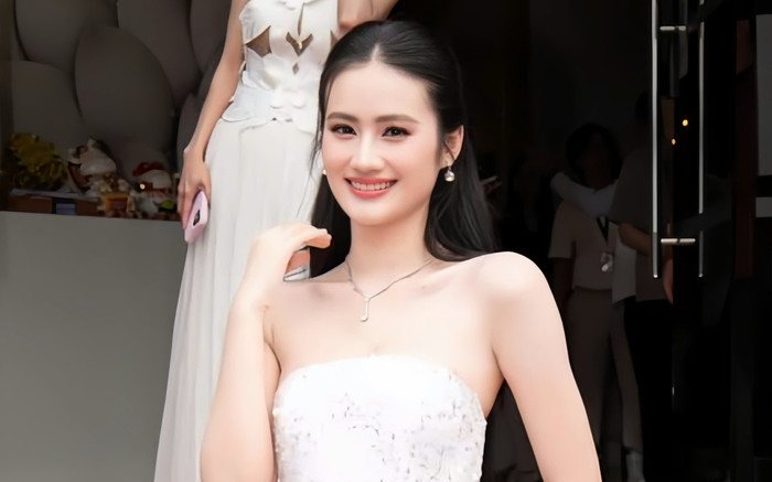 Hoa hậu Ý Nhi và bạn trai xưng hô vợ chồng Ảnh 2