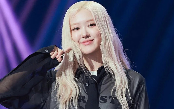 Rosé lần đầu trình diễn ca khúc mới, dân mạng: 'Hát thế này ai xem MV nữa' Ảnh 2