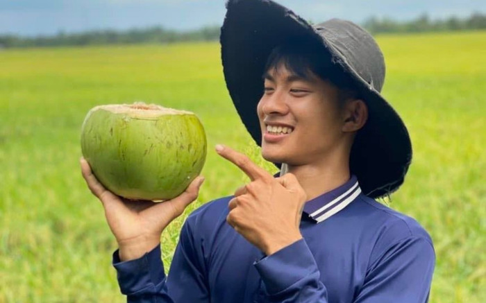 Tiktoker Lê Tuấn Khang: Ngồi im cũng đạt gần 7 triệu người theo dõi, video trăm triệu lượt xem Ảnh 2