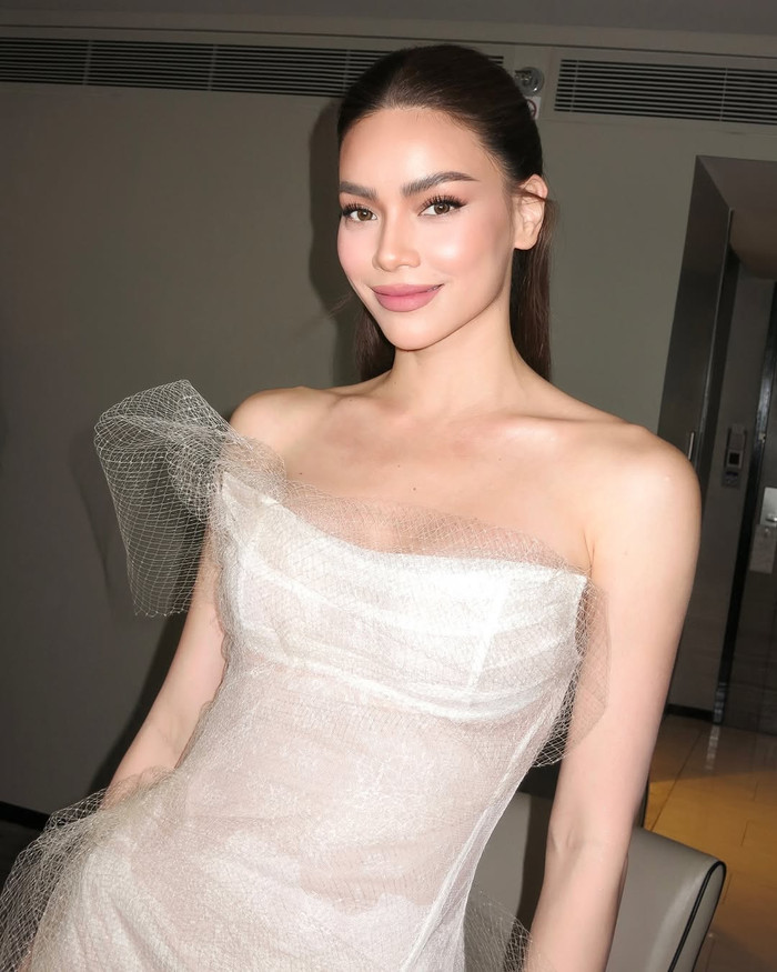 Trước đó Hồ Ngọc Hà đã chuẩn bị chỉn chu, tỉ mỉ cho sự kiện lần này. Ảnh: Instagram yo_korawathairstylist