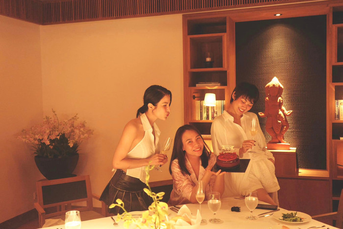 Đàm Thu Trang cùng Diệp Lâm Anh và Pông Chuẩn trong chuyến du lịch nghỉ dưỡng. (Ảnh FBNV)