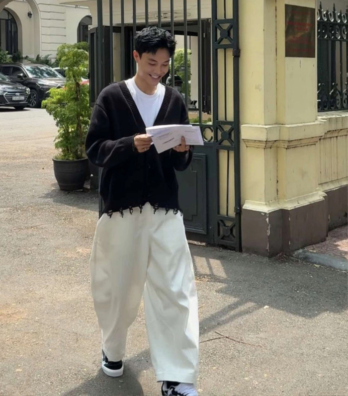 Phan Đạt lộ diện lẻ bóng hậu ồn ào. (Ảnh MZnews)
