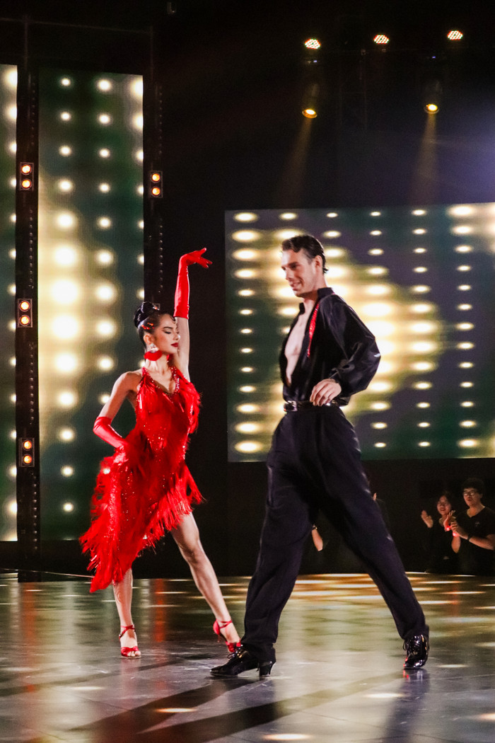 Khánh Thi và Chí Anh đều dành cho cặp đôi số điểm 8,5; trong khi đó S.T Sơn Thạch dành cho cặp đôi số điểm là 9.