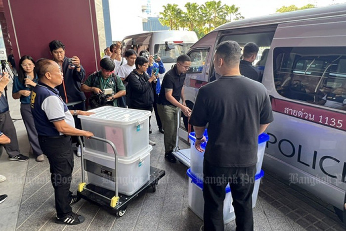 Cảnh sát chuyển hồ sơ vụ án The iCon Group - đường dây lừa đảo có mặt ba diễn viên nổi tiếng Thái Lan - đến Cục Điều tra đặc biệt (DSI) để xử lý, theo Bangkok Post.