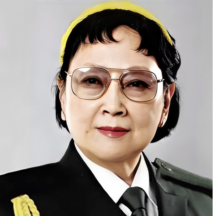 Nữ diễn viên giữ chức vụ cao trong Hiệp hội điện ảnh Trung Quốc, ngoài 90 vẫn tích cực cống hiến cho nghệ thuật.