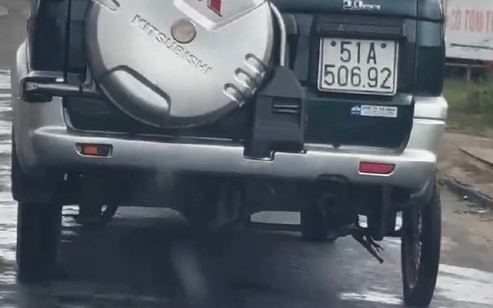 Diễn biến mới nhất vụ ô tô gắn bánh xe máy ở Cà Mau khiến dân tình kinh ngạc Ảnh 2