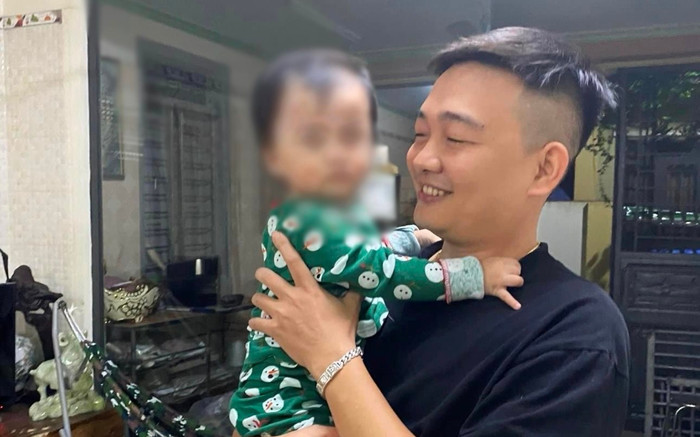 Bé gái 1 tuổi bị bỏ rơi trong đêm lạnh đã được bố mẹ ruột từ TP.HCM đến đón về Ảnh 2