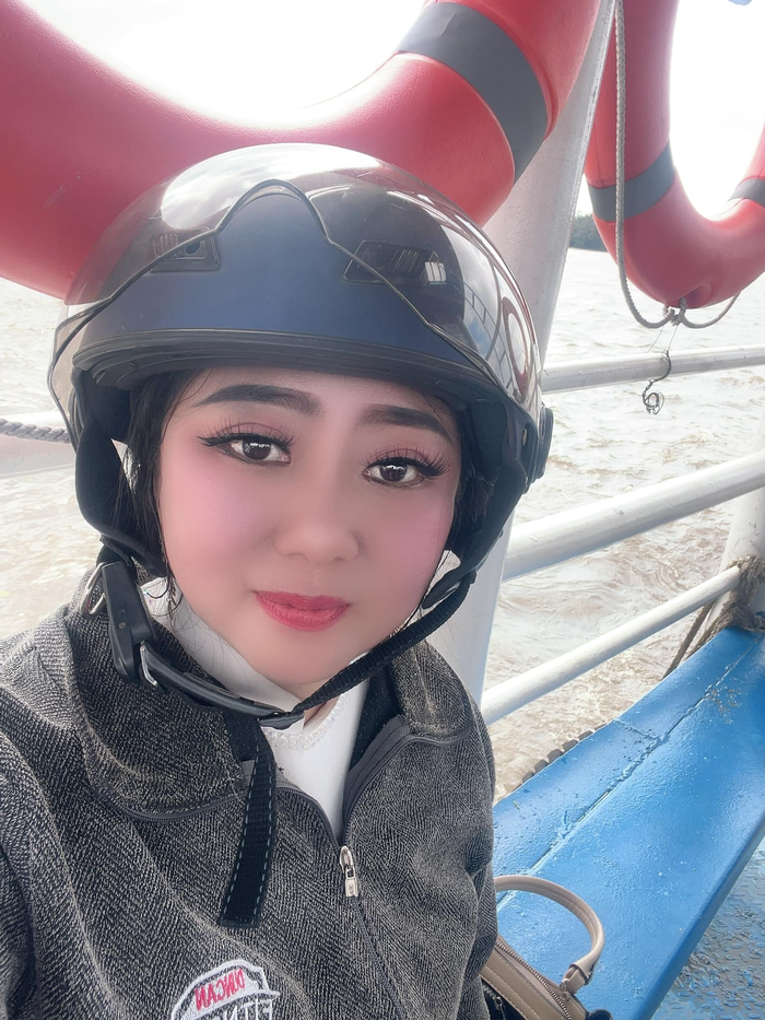 Trước đó, hôm 2/11, Lê Phương đăng tải những hình ảnh đời thường trong lúc 'chạy show', càng khiến nhiều người xót xa cho sự ra đi của nữ nghệ sĩ.