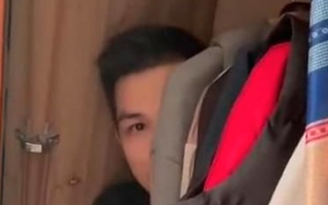 Chồng lẻn vào tủ quần áo trong phòng ngủ, sững sờ khi thấy mặt nhân tình của vợ Ảnh 2