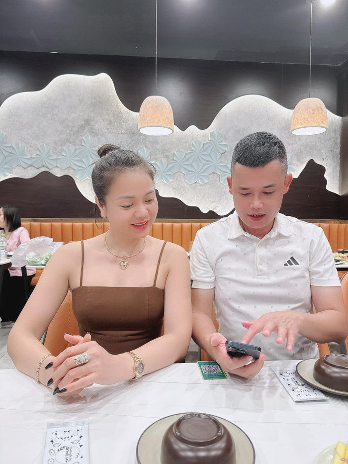 Chuyện tình yêu của Hiệp Gà và Thu Hà nhận được sự quan tâm từ người hâm mộ.