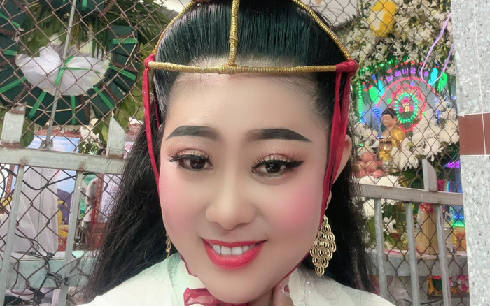 Lễ tang hiu quạnh của nghệ sĩ Lê Phương vừa qua đời ở tuổi 35 do tai nạn giao thông Ảnh 2