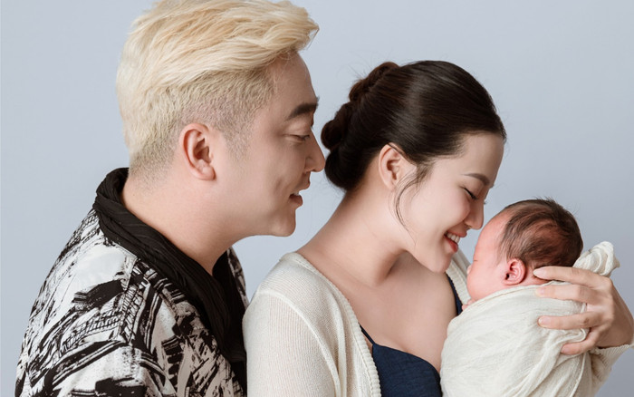 Nam ca sĩ 'Thu cuối' mừng đầy tháng con trai Ảnh 2