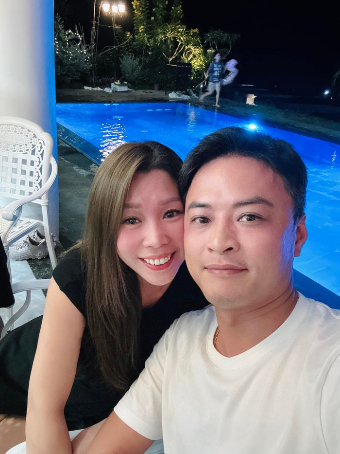 Vợ chồng Hồng Đăng bên nhau 16 năm, có 2 cô con gái xinh xắn.