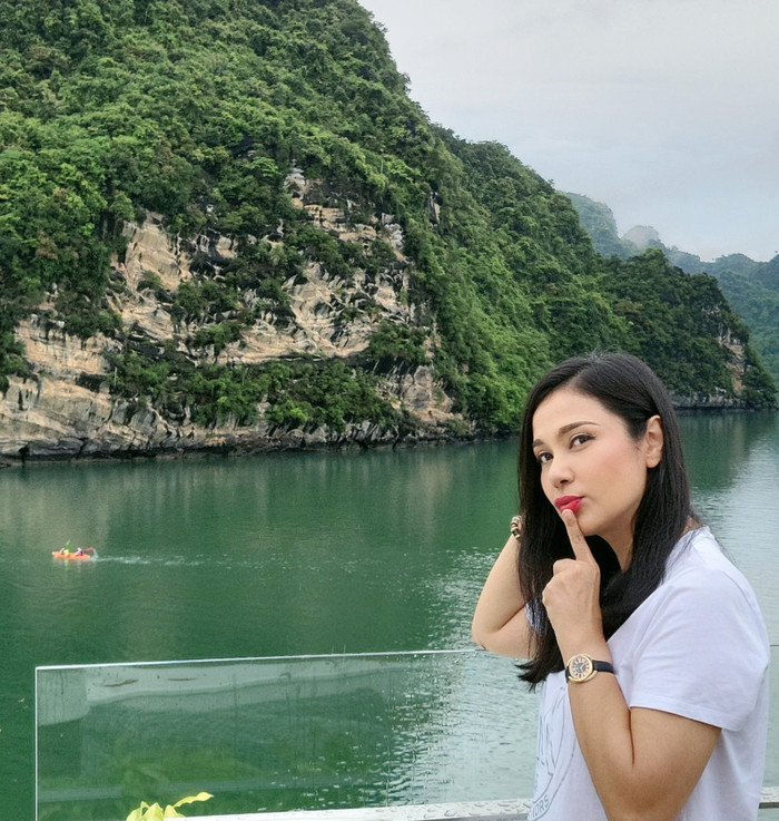 Hiện, tuy đã giải nghệ nhưng Việt Trinh có cuộc sống thoải mái, không quá áp lực chuyện tiền bạc.