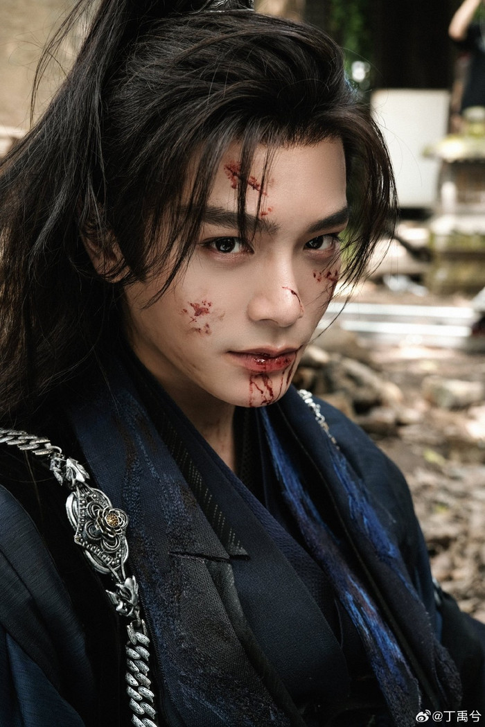 Đinh Vũ Hề được cho là nam chính có ánh mắt biết nói, diễn xuất sống động.