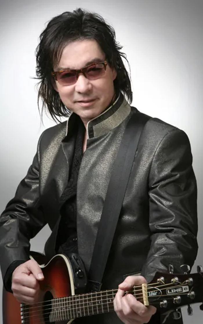 Yoon Soo Il được mệnh danh là 'Rock N Roll Grandpa' của Hàn Quốc.