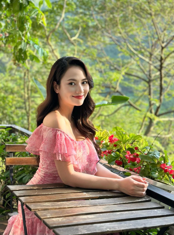 Nhan sắc xinh đẹp, dịu dàng nhưng không kém phần gợi cảm của mỹ nhân đang gây sốt trong bộ phim Độc đạo. 