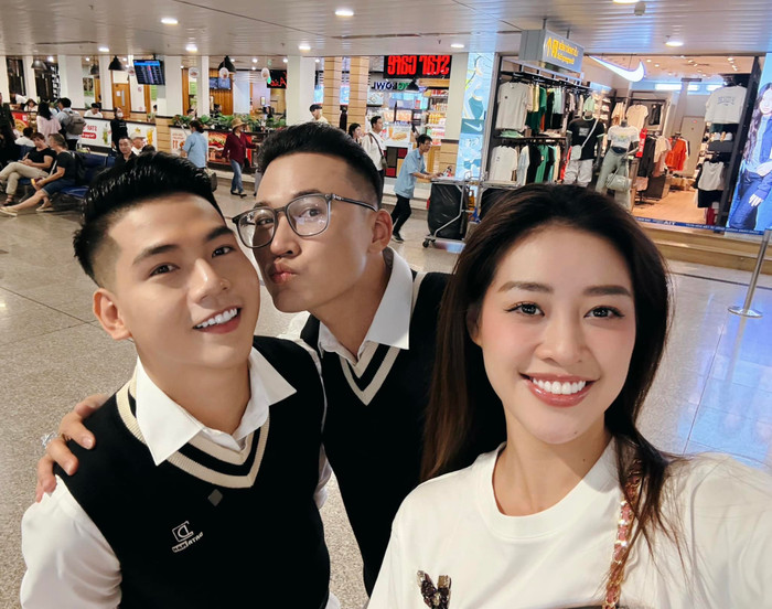 Chồng cũ Nhật Kim Anh tình tứ bên bạn gái Á hậu Ảnh 4