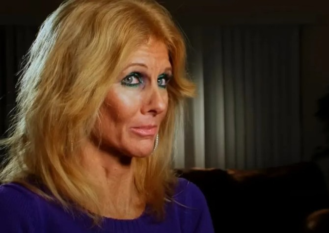 Bà Maureen (49 tuổi) sở hữu 1000 món đồ mỹ phẩm để phục vụ cho chứng nghiện thẩm mỹ của mình. 