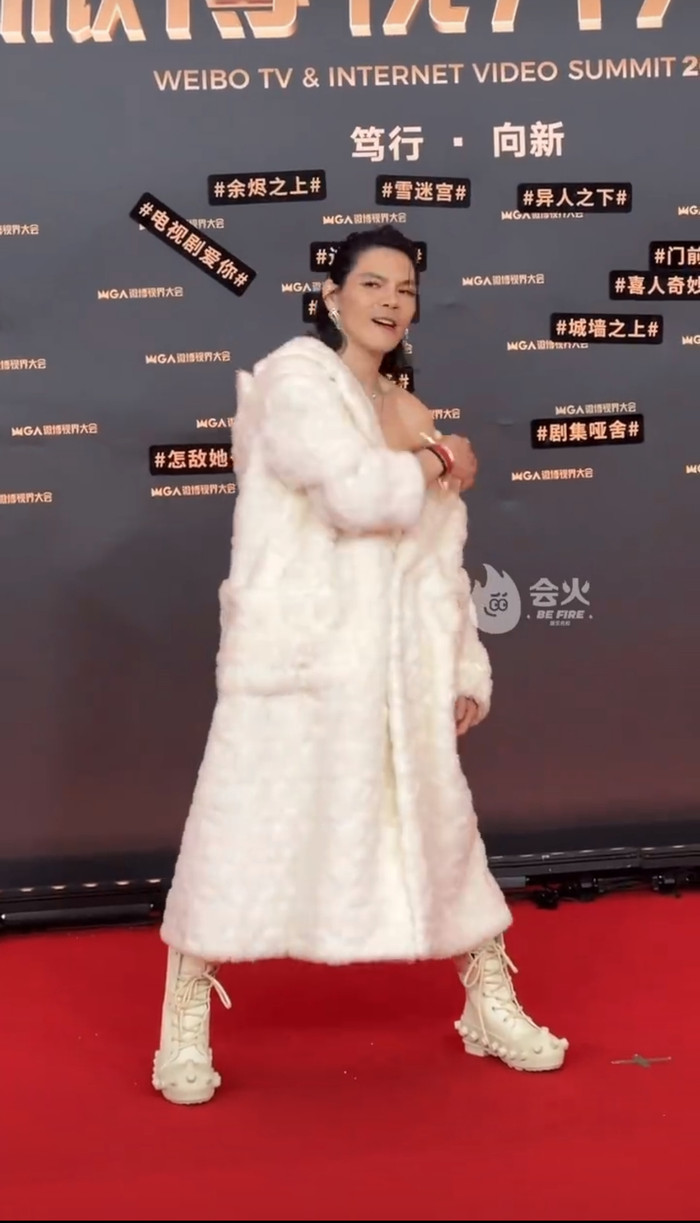 Nam diễn viên cố gây chú ý sau thất bại của phim điện ảnh mới