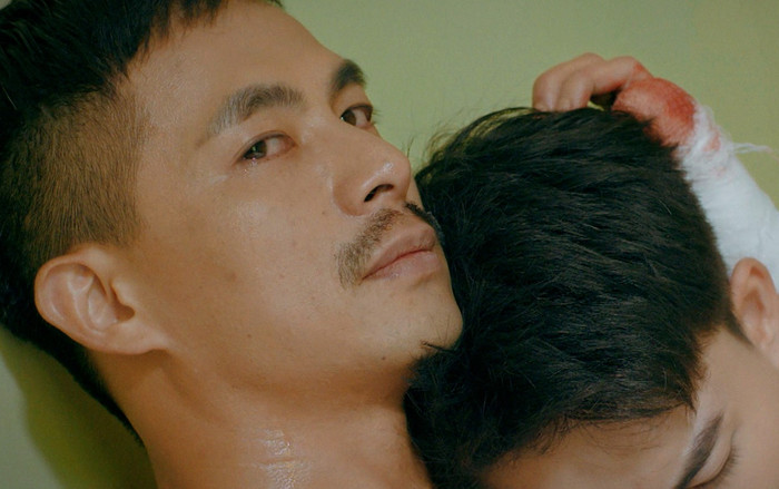 Cảnh nóng của cặp đôi đồng tính nam trong Độc đạo gây bão mạng Ảnh 2