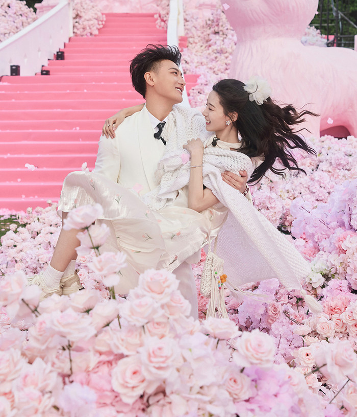 Chuyện tình đẹp như tiểu thuyết ngôn tình của nam diễn viên Hoàng Tử Thao.