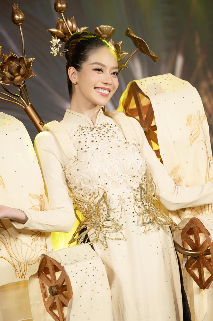 Hoa hậu Thanh Thủy đạt độ tròn trịa về mọi kỹ năng.