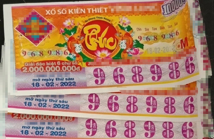 Người đàn ông bán ế vé số đã trúng hàng tỷ đồng.