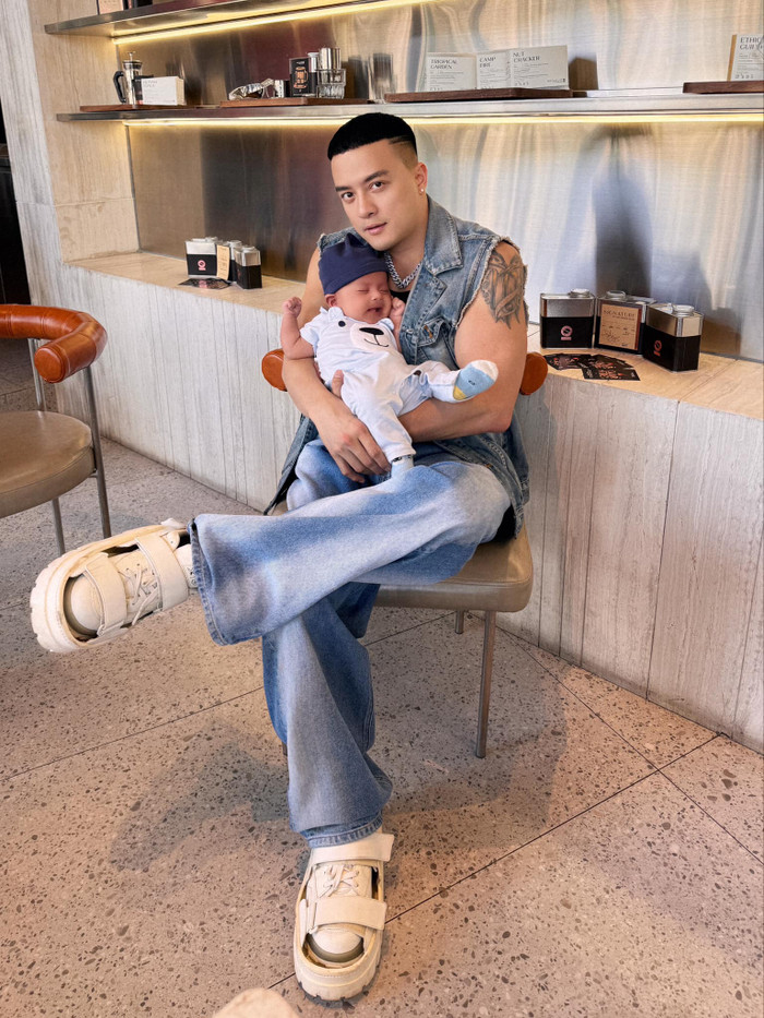 Con trai của nam ca sĩ tên thật là Cao Thái Minh. Nhóc tỳ sở hữu vẻ ngoài bụ bẫm, đáng yêu, khuôn mặt thừa hưởng nhiều đường nét giống ba.