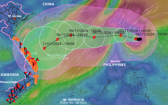 Bão Yinxing đổi hướng di chuyển liên tục, giật cấp mạnh khi vào Biển Đông Ảnh 2