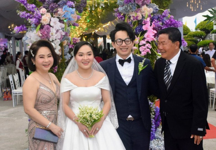 Thanh Nhi được nhận xét luôn quan tâm đến đời sống của công nhân trong công ty.