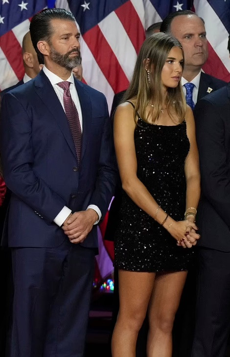 Nhan sắc cháu nội ông Trump thay đổi một cách đầy bất ngờ.