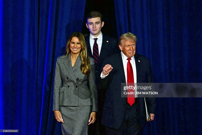 Con trai Donald Trump được mệnh danh là 'Hoàng tử Nhà Trắng'.