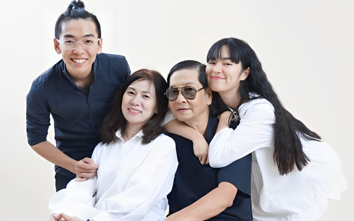 Nữ diễn viên là chị cả trong gia đình có bố mẹ không hoạt động nghệ thuật.