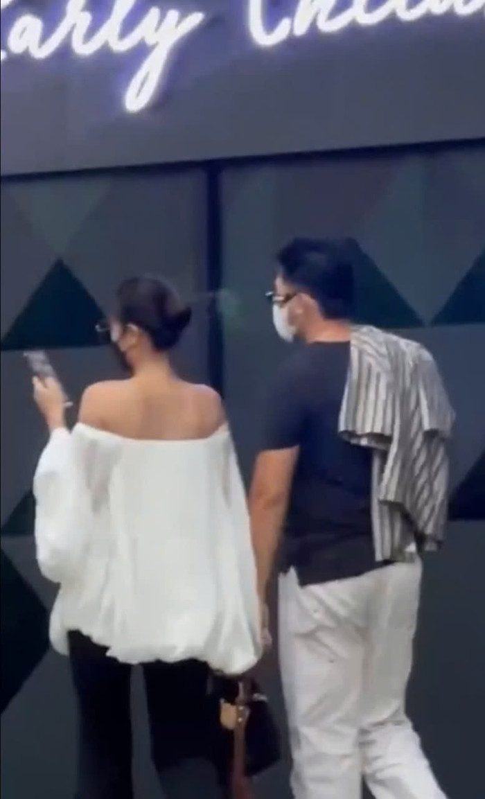 Hình ảnh Thiên Ân hẹn hò trai lạ gây bão mạng xã hội. 