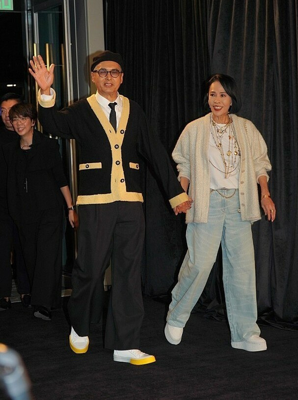 Châu Nhuận Phát và vợ sánh đôi tại một sự kiện diễn ra ở Hong Kong. 