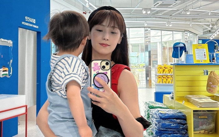 Nữ ca sĩ bị chỉ trích vì phát ngôn 'phụ nữ sinh ra để làm việc nhà và đẻ con' Ảnh 2